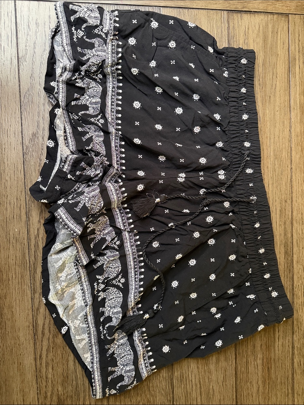 Boho elastic shorts with ELEPHANTS & Tassel Tie